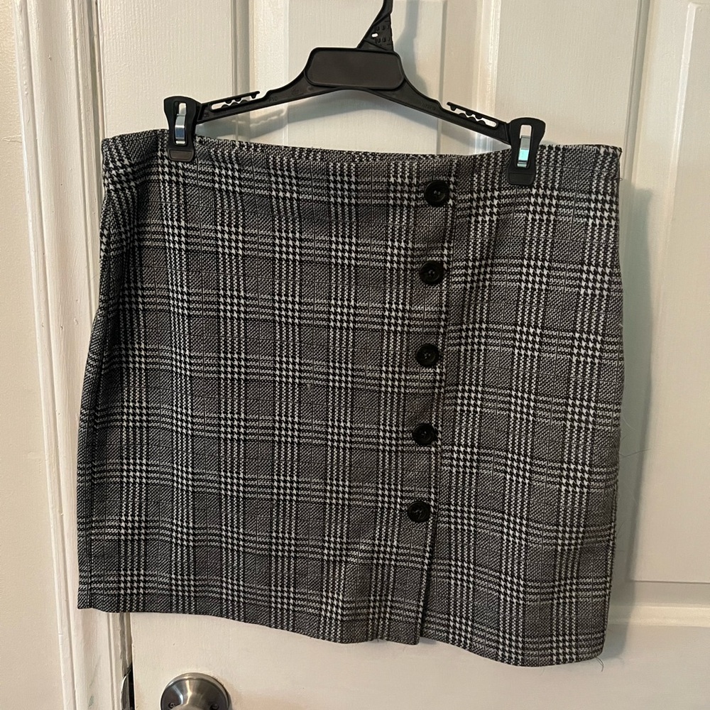 Windsor Black and White Asymmetrical Pencil Skirt
